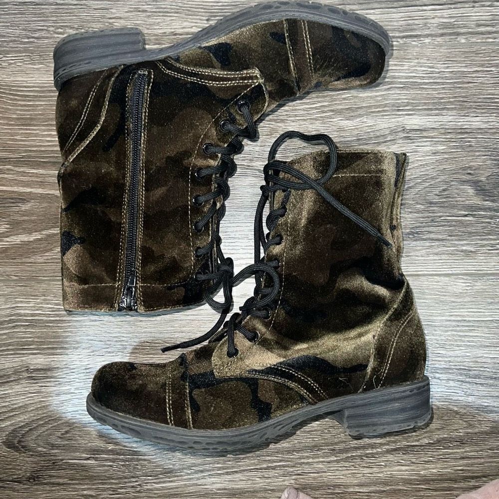 Volatile Women's Underground Combat Boot Camo